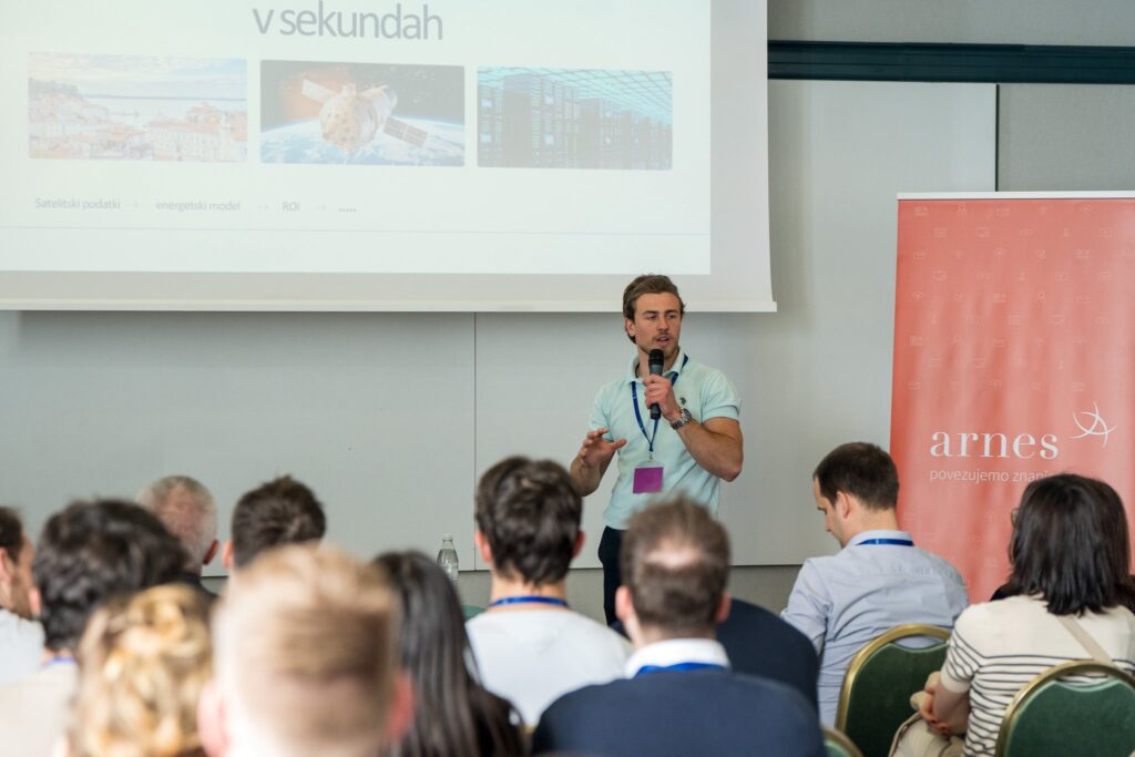 Arnesov HackathON26 - predstavitve ekip